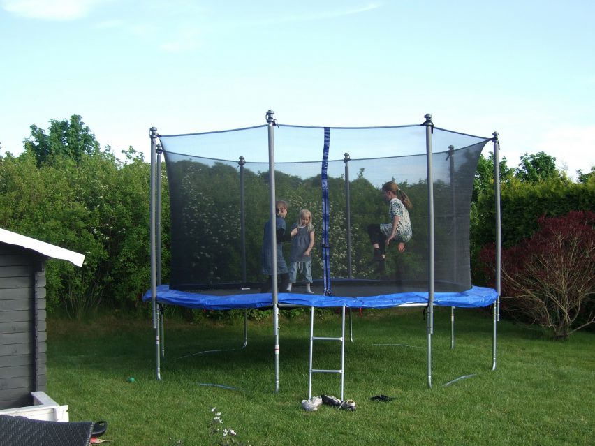 Kinderfeestje thuis organiseren? Huur een trampoline!